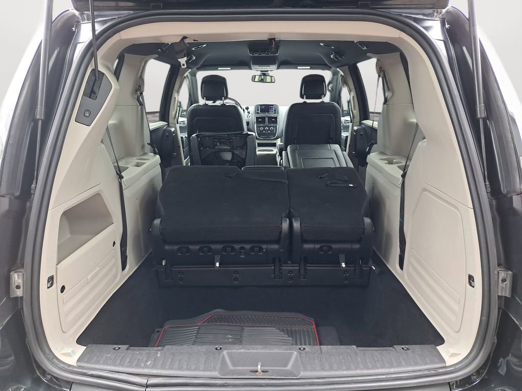 Used 2020 Dodge Grand Caravan SXT image 29