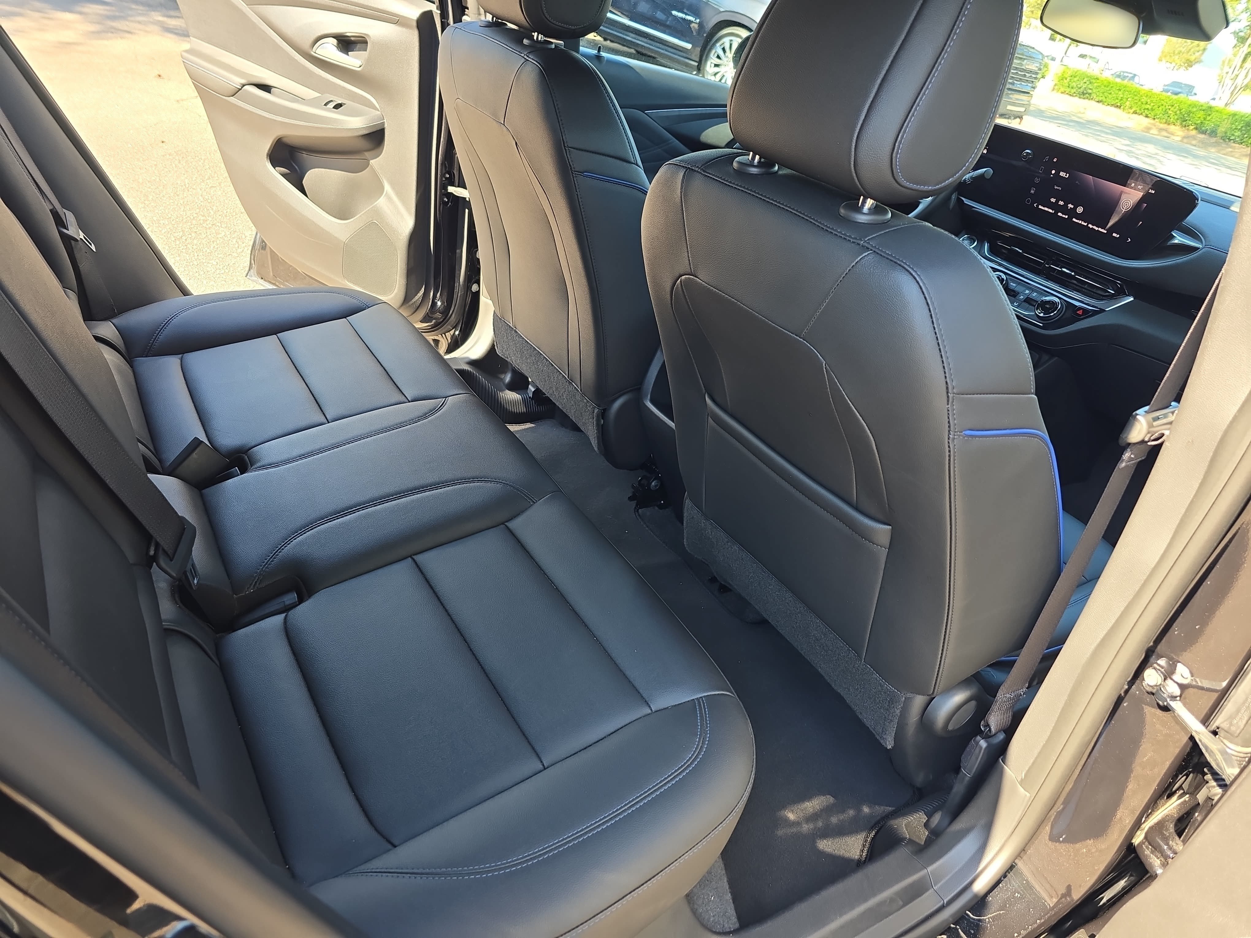 Used 2025 Buick Envista Sport Touring FWD image 11