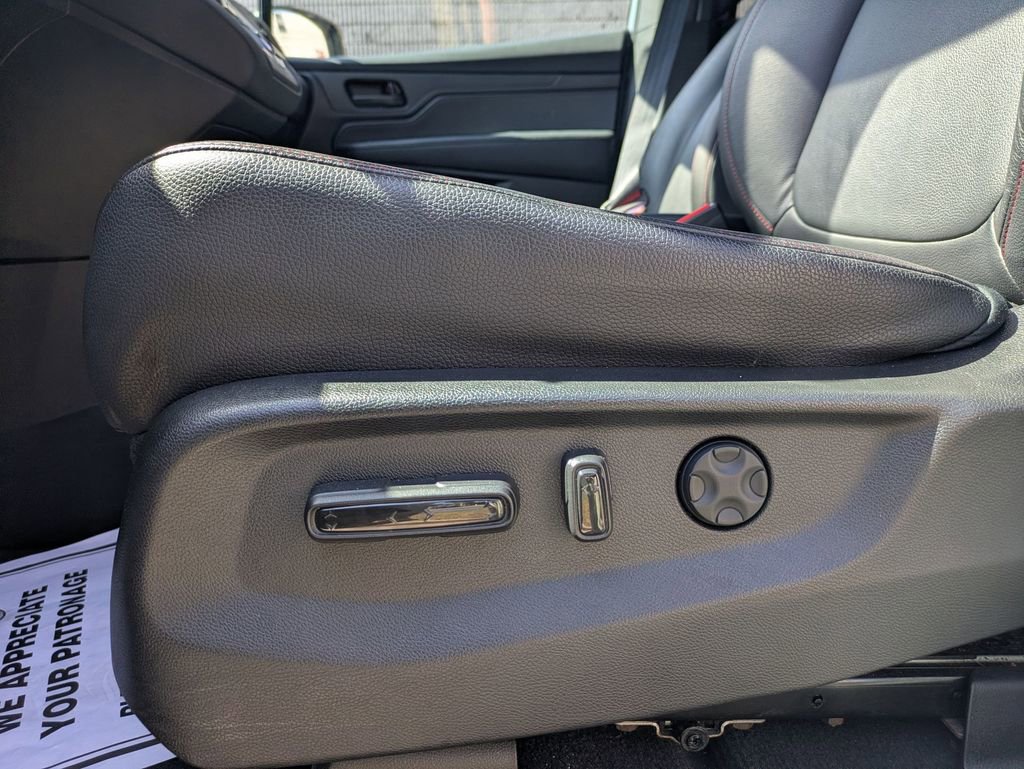 Used 2025 Honda Odyssey Sport-L image 14
