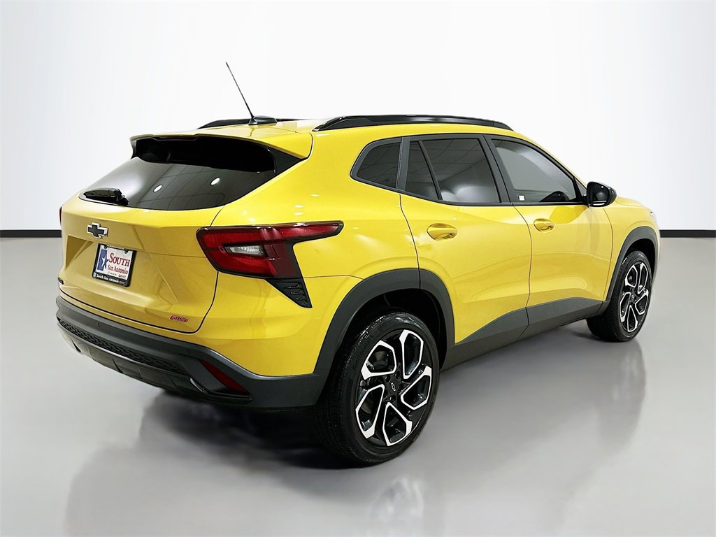 Used 2025 Chevrolet Trax RS w/ Driver Confidence Package image 6