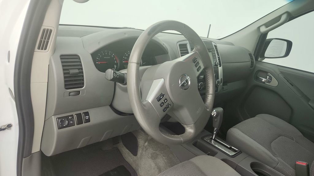 Used 2017 Nissan Frontier SV w/ SV Value Truck Package RWD image 14