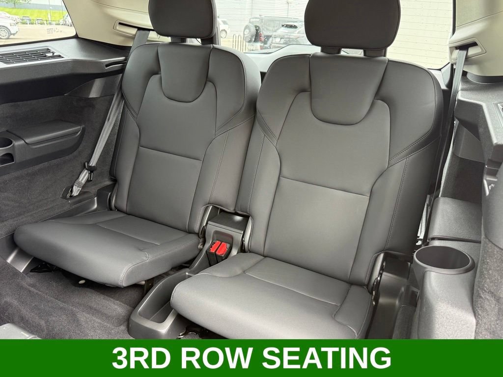 Used 2025 Volvo XC90 B5 Plus AWD/4WD image 13