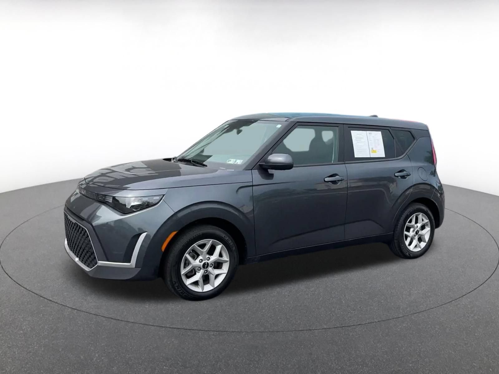 Used 2025 Kia Soul LX w/ LX Technology Package FWD image 6
