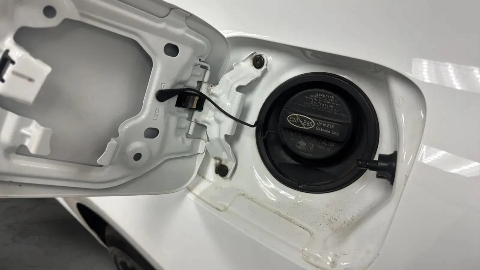 Used 2018 Toyota Camry LE FWD image 27