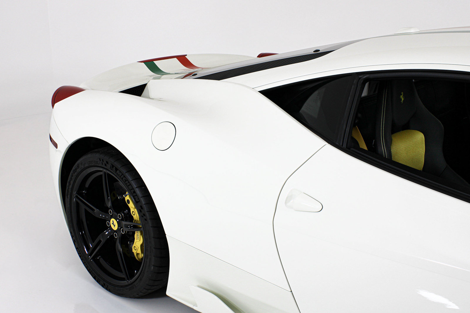 Used 2015 Ferrari 458 Speciale Coupe RWD image 13