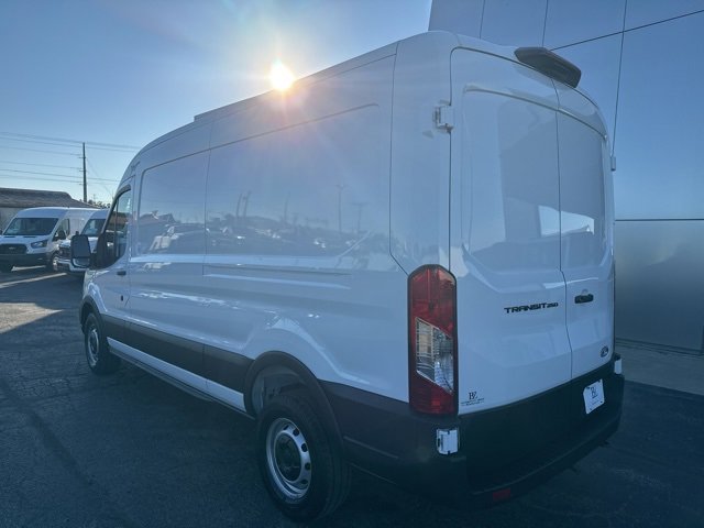 New 2026 Ford Transit 250 148 Medium Roof w/ Load Area Protection Package image 3