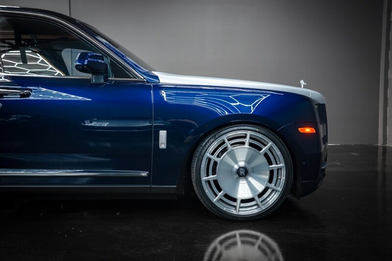 Used 2020 Rolls-Royce Cullinan AWD/4WD image 15