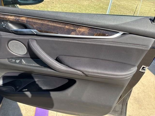 Used 2018 BMW X5 xDrive50i w/ M Sport Package image 30