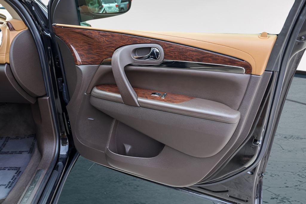 Used 2016 Buick Enclave Leather w/ Enclave Tuscan Edition FWD image 30