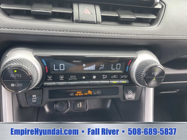 Used 2025 Toyota RAV4 XLE AWD/4WD image 24