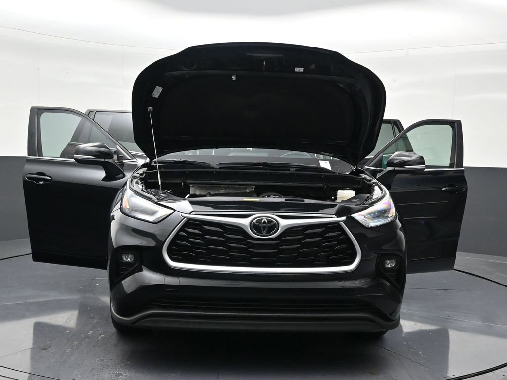 Used 2024 Toyota Highlander XLE image 37