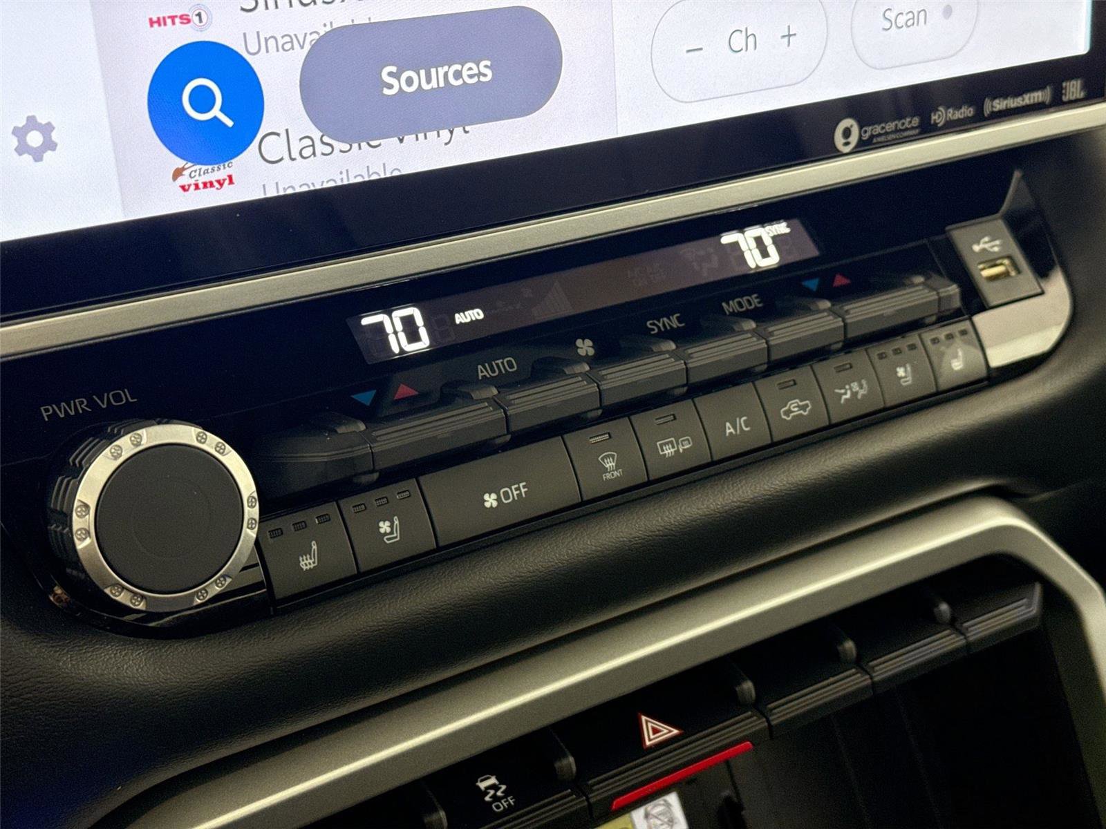 Used 2024 Toyota Tundra Platinum image 27