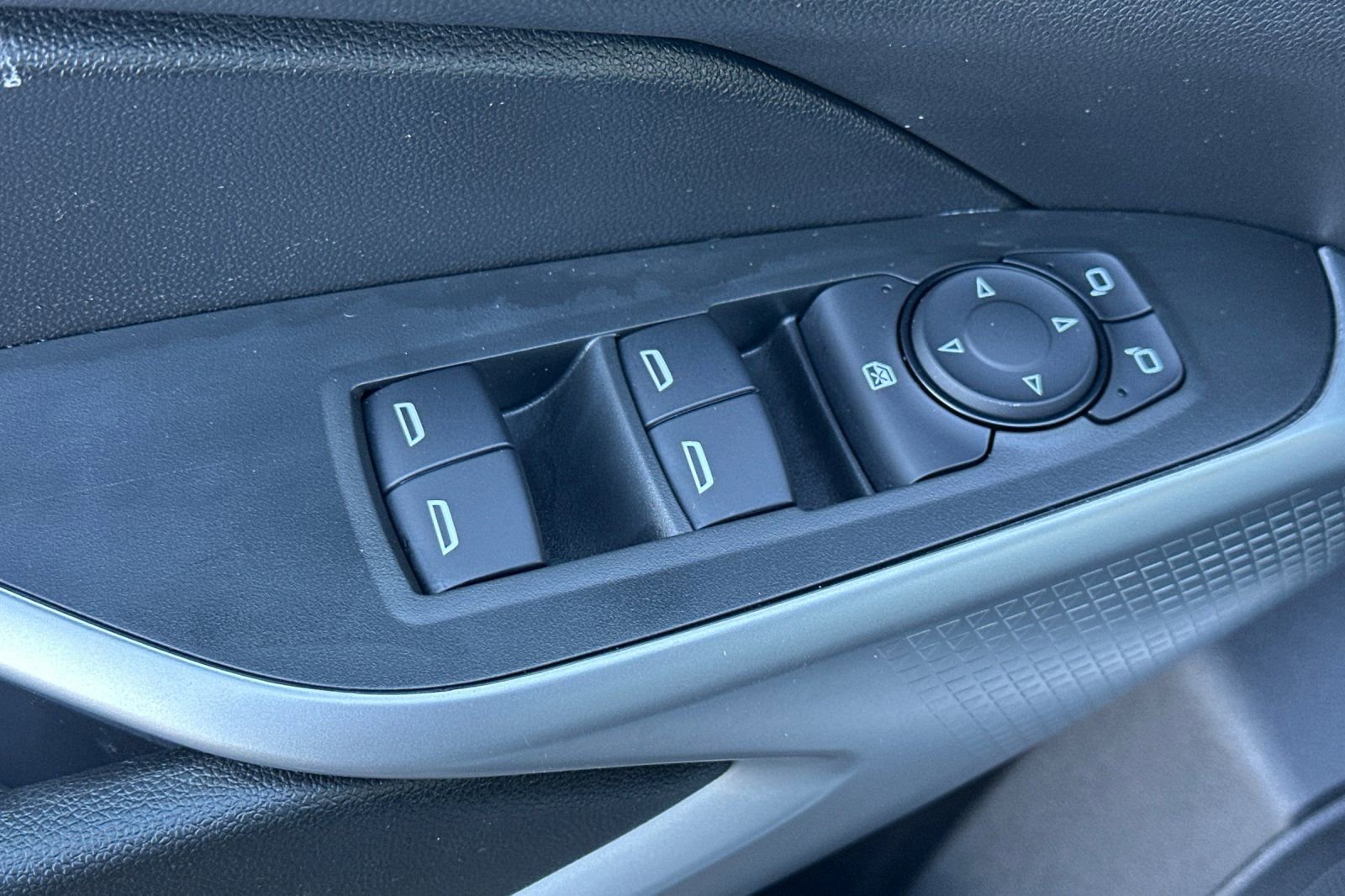 Used 2025 Chevrolet Trax RS image 13