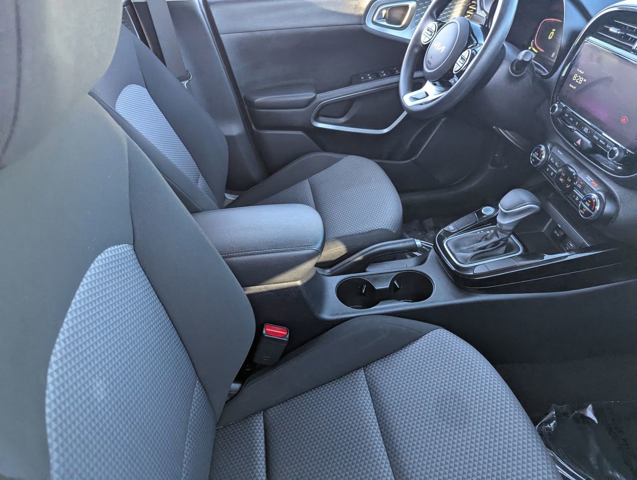 Used 2023 Kia Soul S FWD image 11