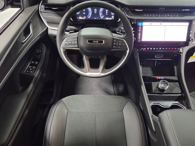 New 2026 Jeep Grand Cherokee Altitude RWD image 7