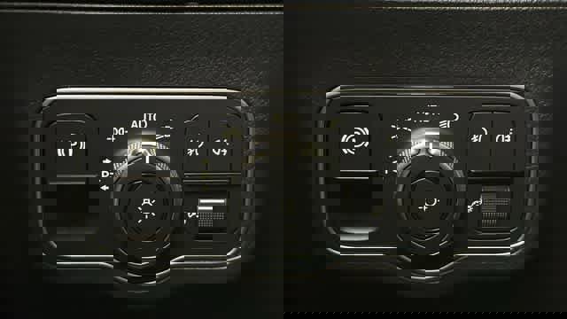 Used 2026 Mercedes-Benz GLA 250 4MATIC image 16