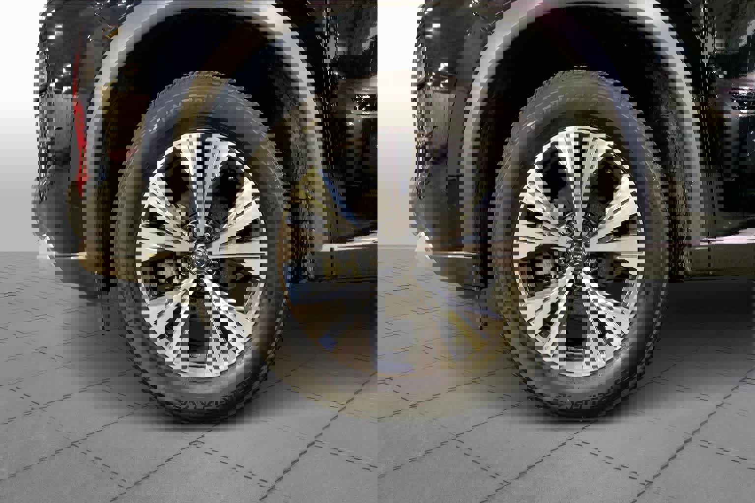 Used 2023 Nissan Rogue SV image 11