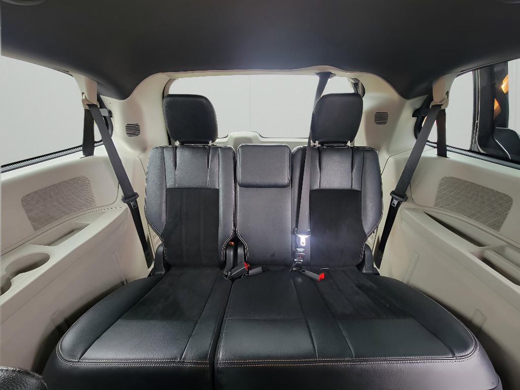 Used 2018 Dodge Grand Caravan SXT image 26