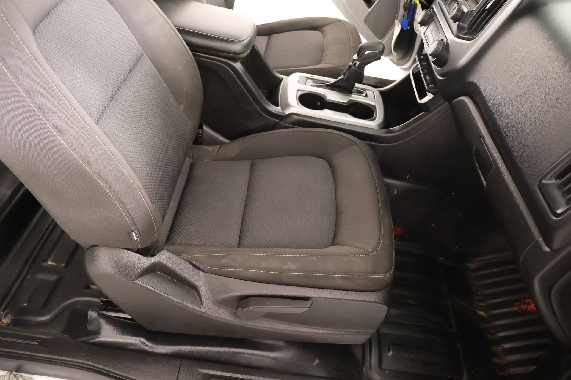 Used 2022 Chevrolet Colorado LT w/ Fleet Safety Package RWD image 12