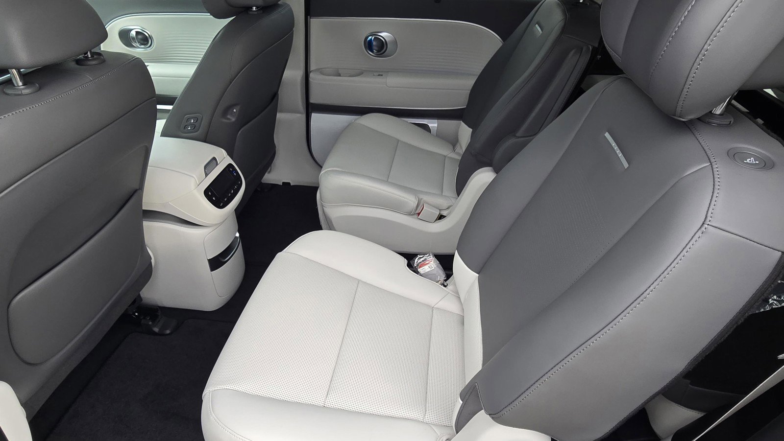 New 2026 Hyundai Ioniq 9 Limited image 17