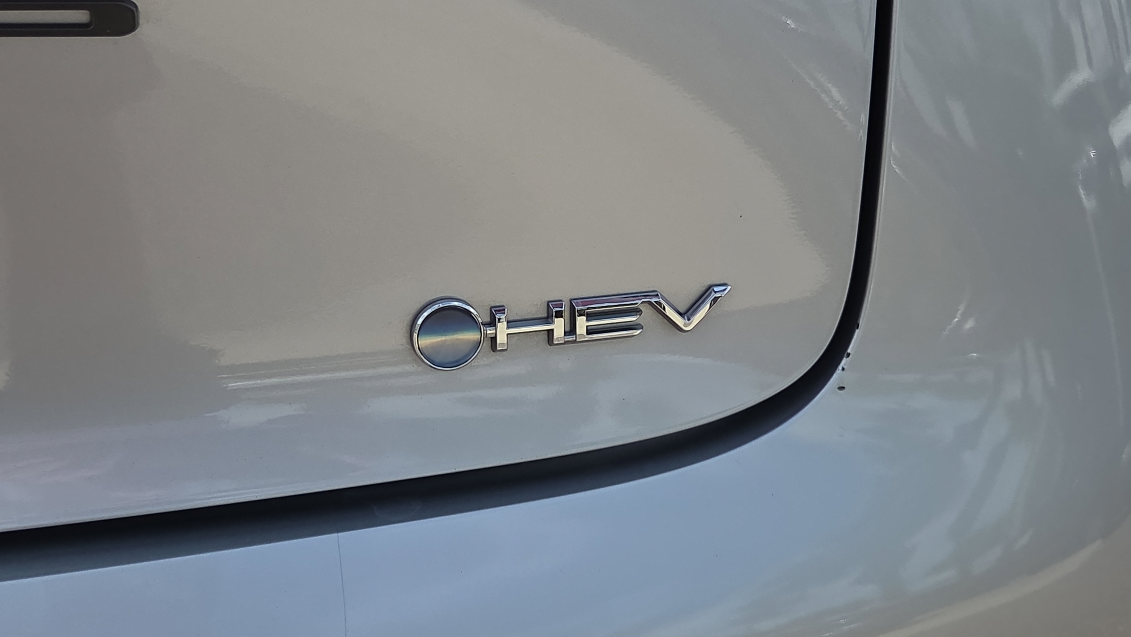 Certified 2025 Toyota Prius LE FWD image 33
