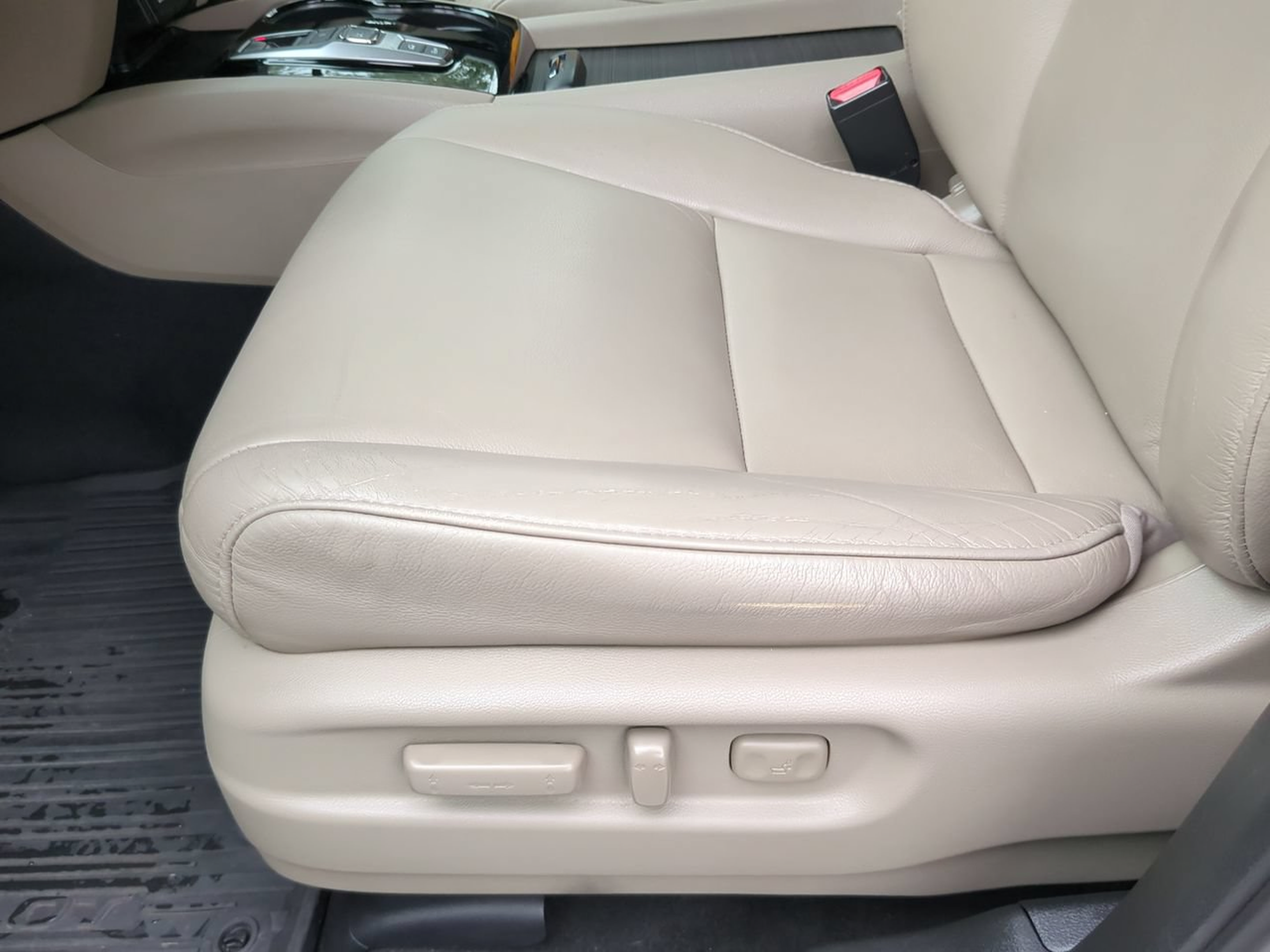 Used 2017 Honda Pilot Touring image 15