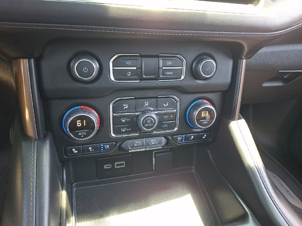 Used 2024 Chevrolet Tahoe High Country w/ Premium Package 2 AWD/4WD image 19
