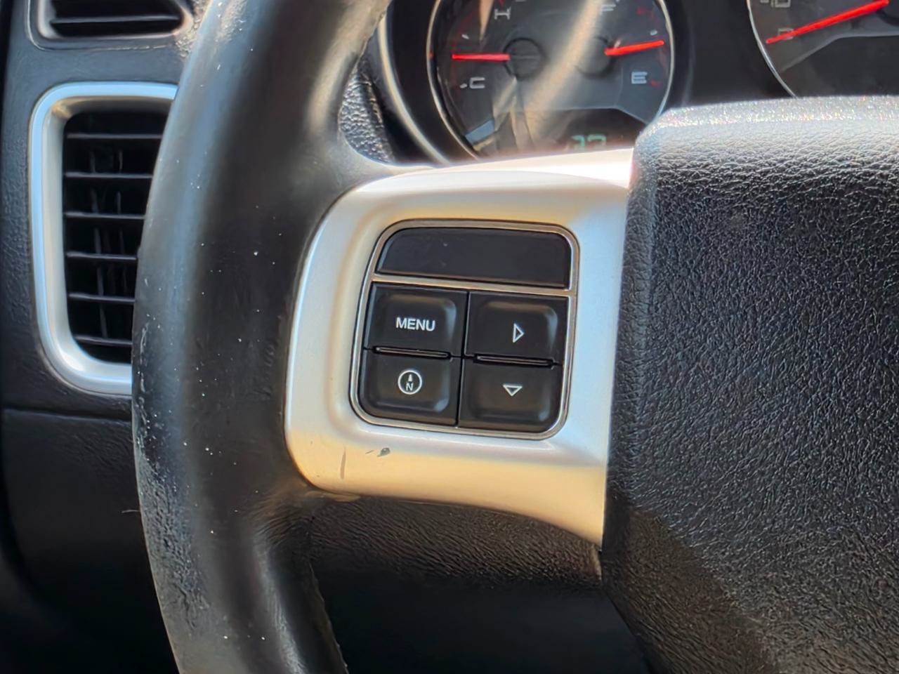 Used 2013 Dodge Avenger SXT FWD image 21