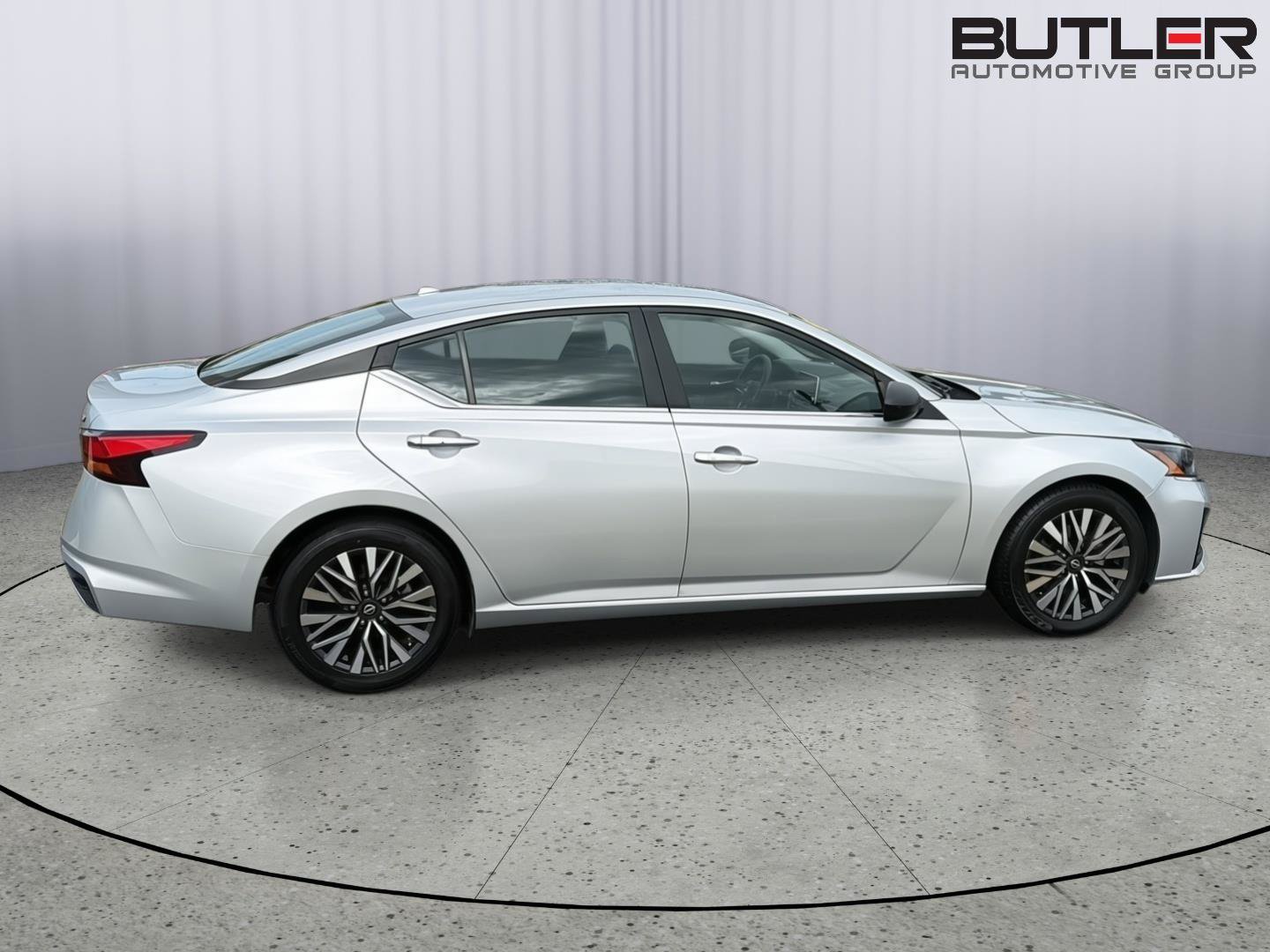 Used 2024 Nissan Altima 2.5 SV FWD image 7
