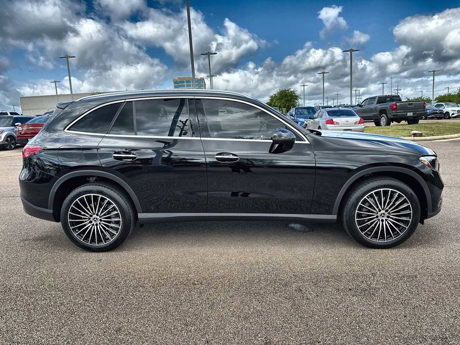 New 2026 Mercedes-Benz GLC 300 image 10
