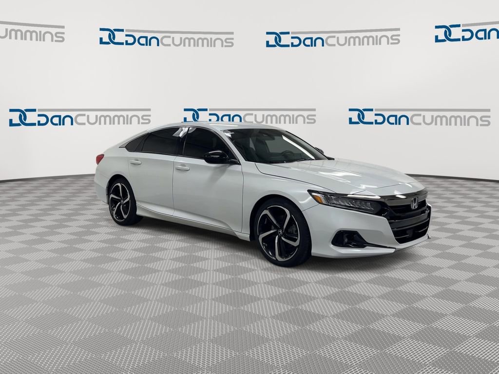 Used 2022 Honda Accord Sport image 2