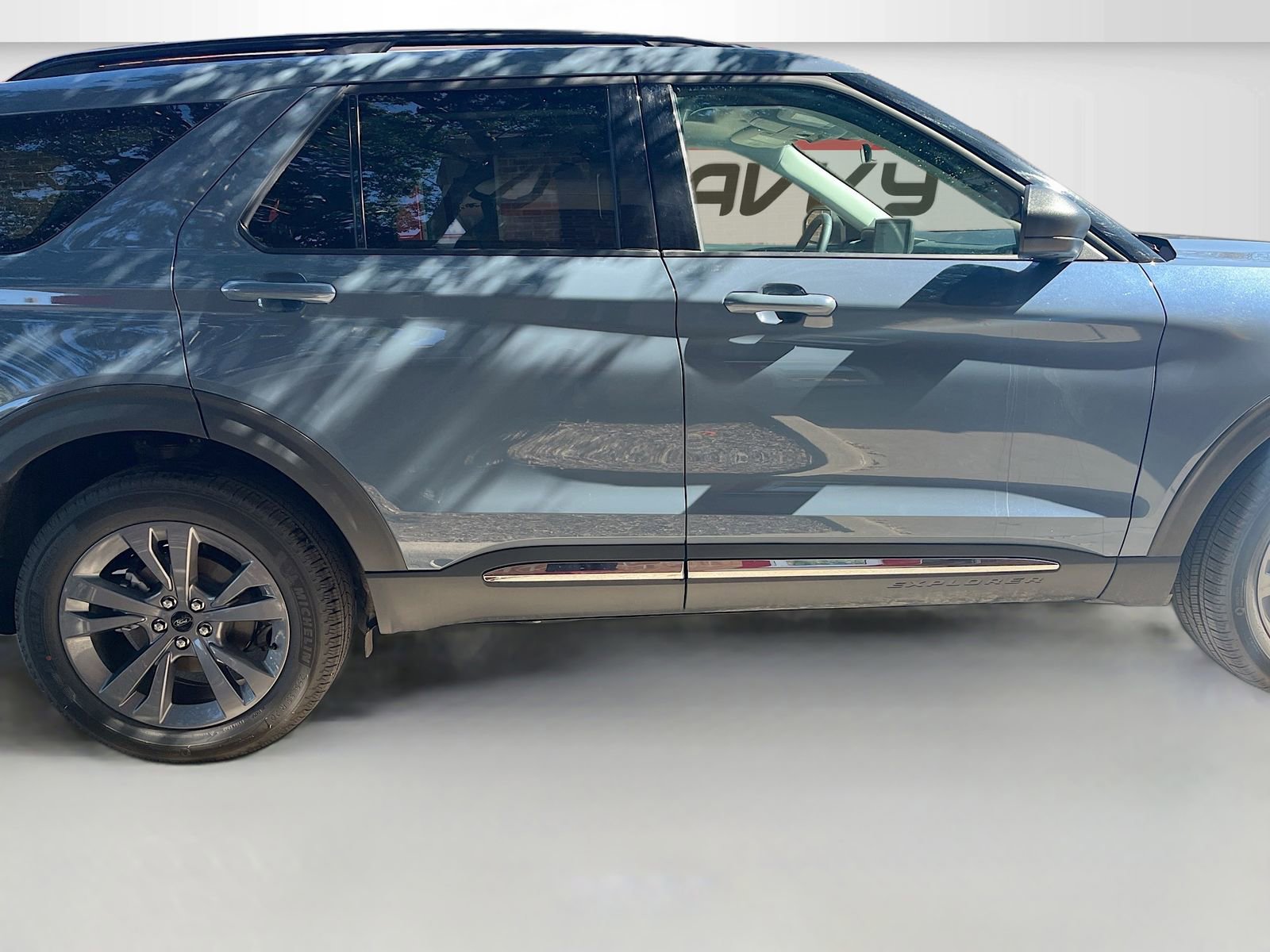 Used 2025 Ford Explorer Active w/ Active Comfort Package AWD/4WD image 8