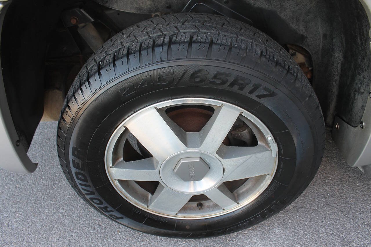 Used 2005 GMC Envoy XL SLT RWD image 12