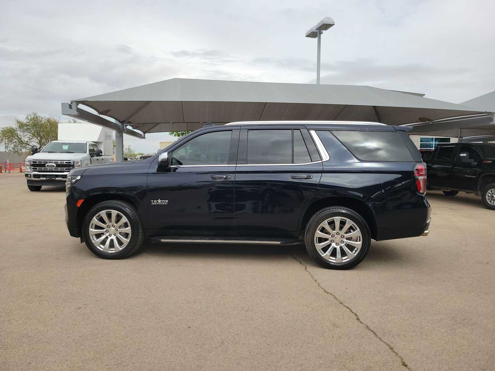 Used 2022 Chevrolet Tahoe Premier w/ Texas Edition RWD image 5