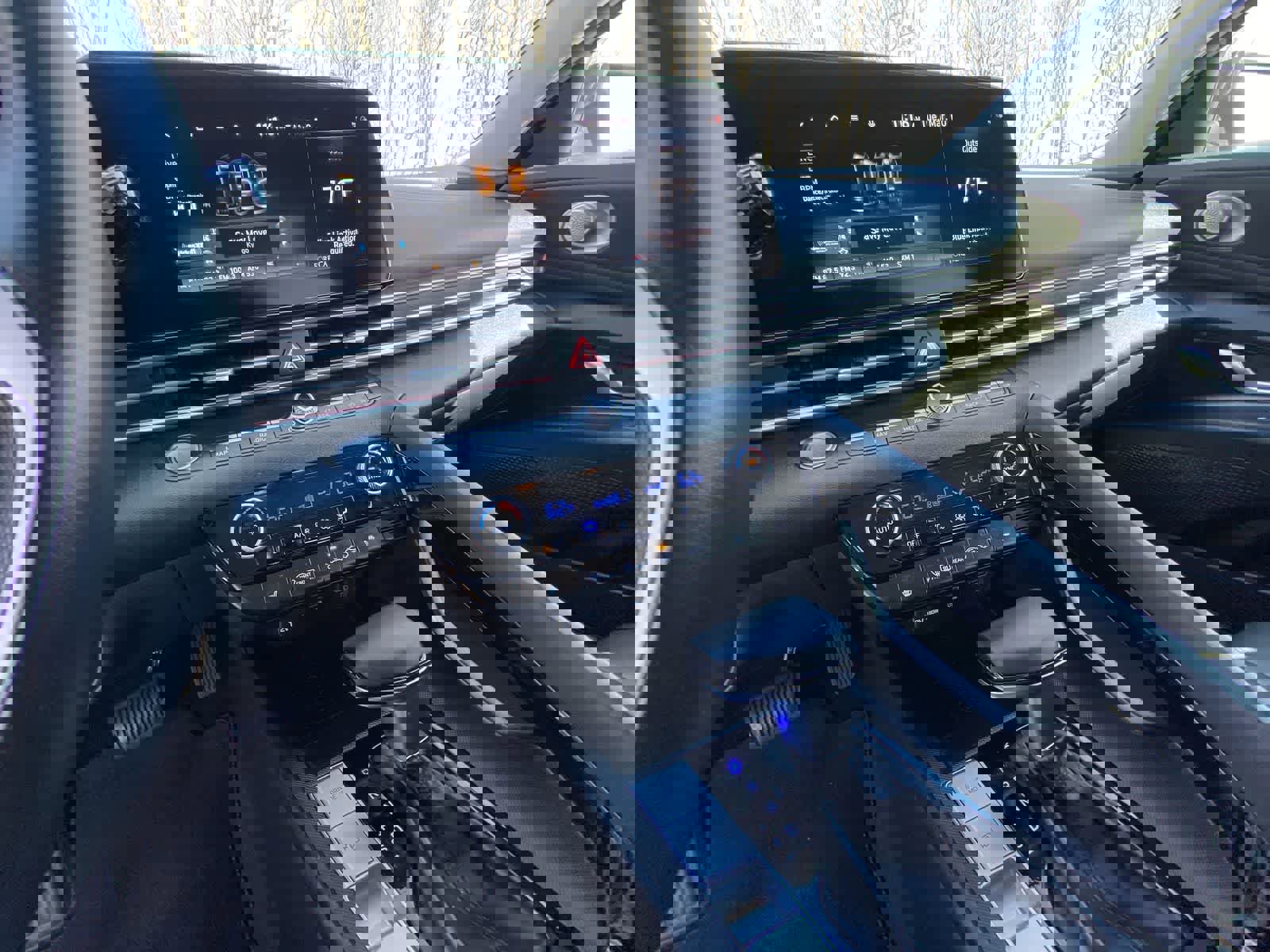 Used 2021 Hyundai Elantra Limited image 23