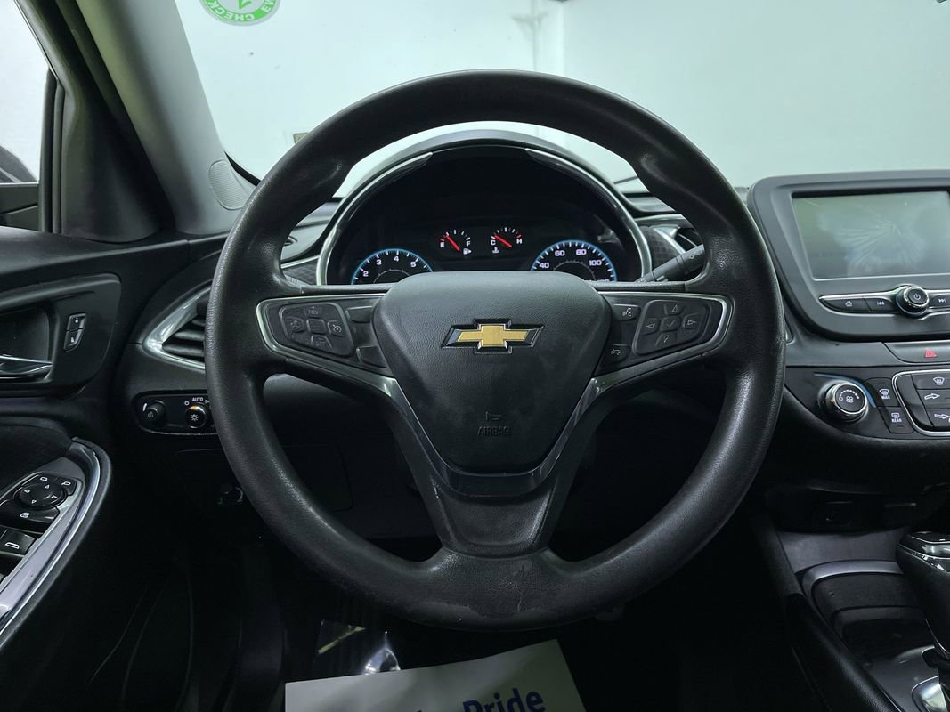 Used 2017 Chevrolet Malibu LT image 7