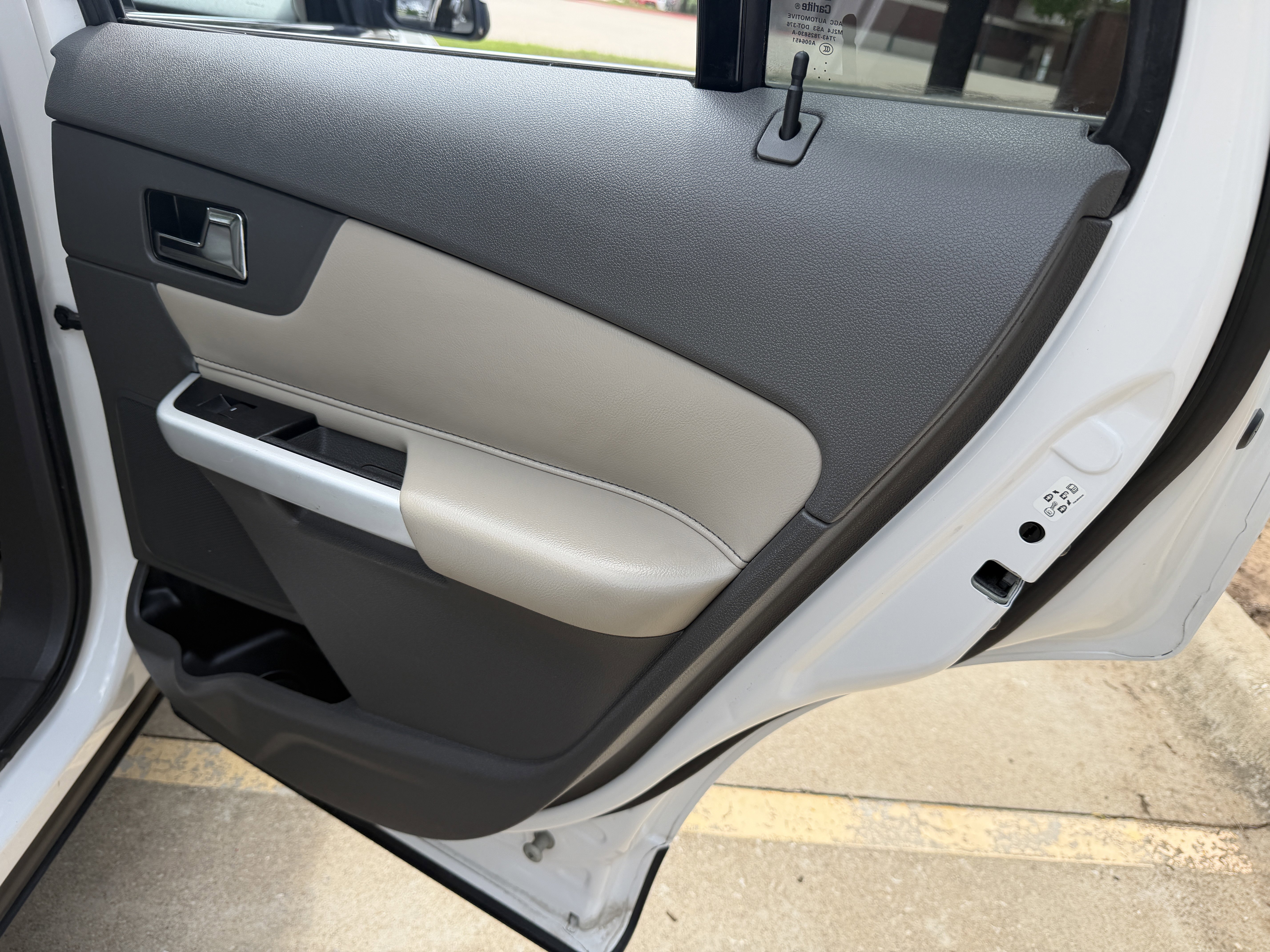 Used 2011 Ford Edge Limited w/ 302A Rapid Spec Order Code AWD/4WD image 12