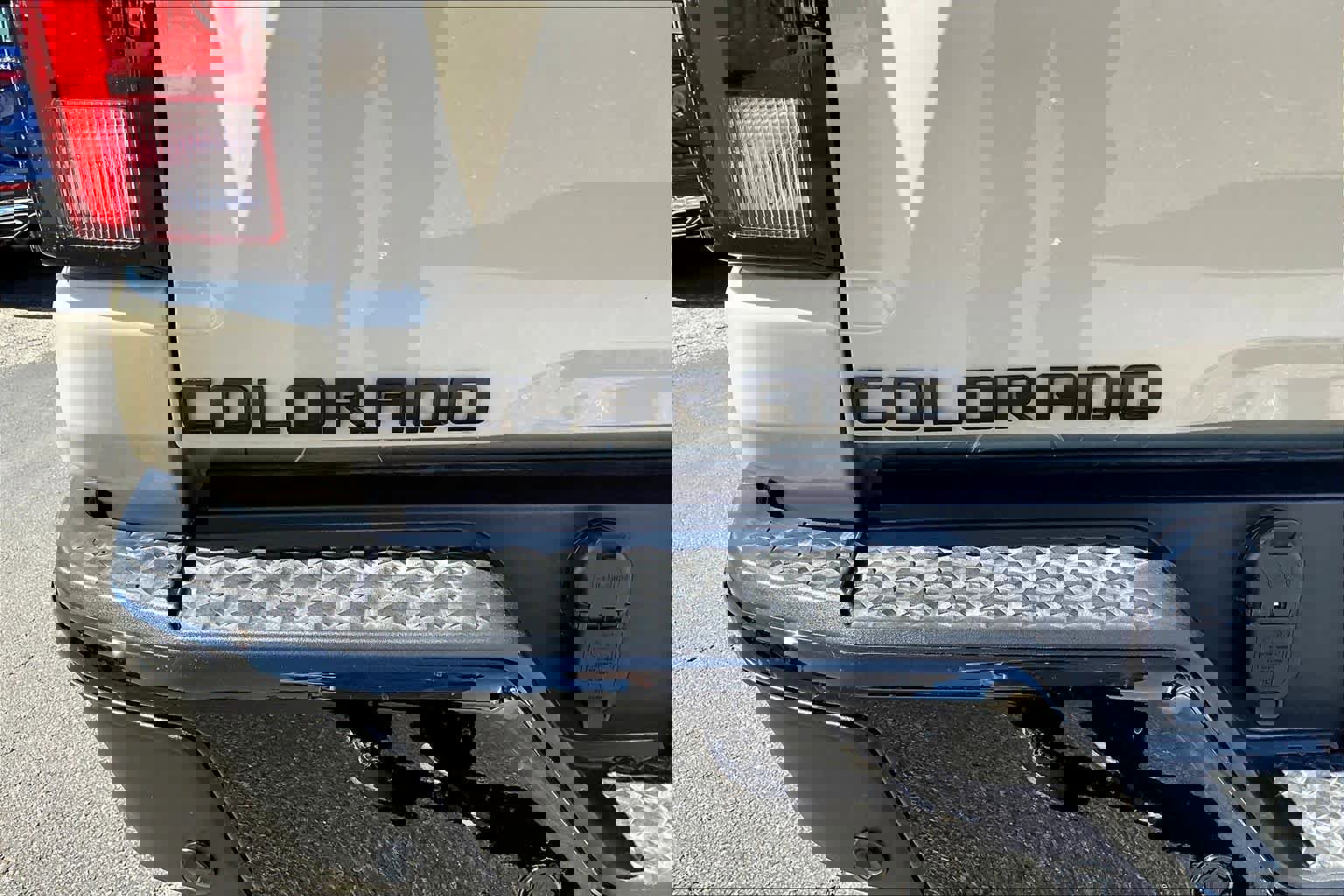 Used 2024 Chevrolet Colorado ZR2 w/ Technology Package image 30