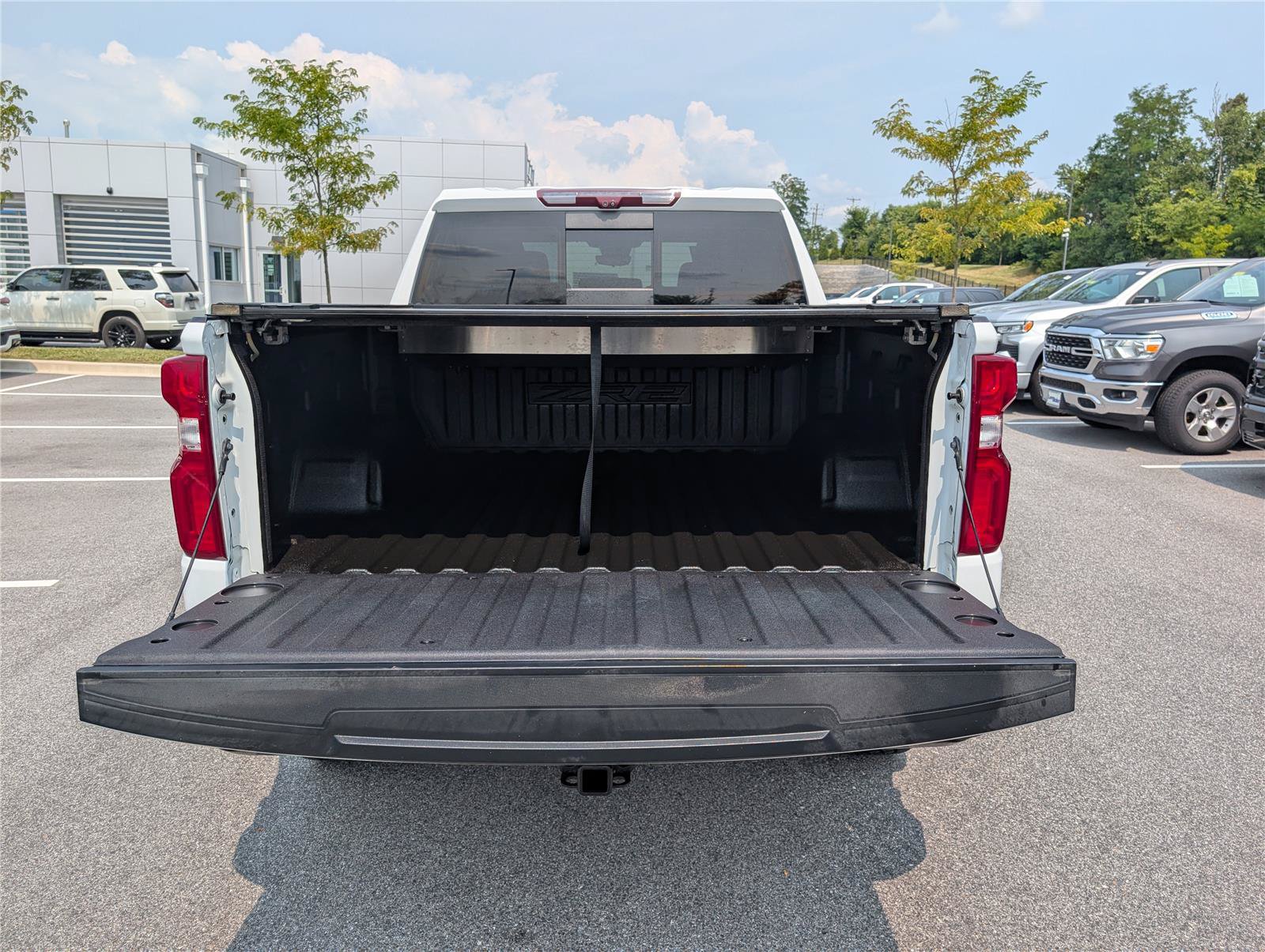 Used 2022 Chevrolet Silverado 1500 ZR2 w/ Technology Package AWD/4WD image 12