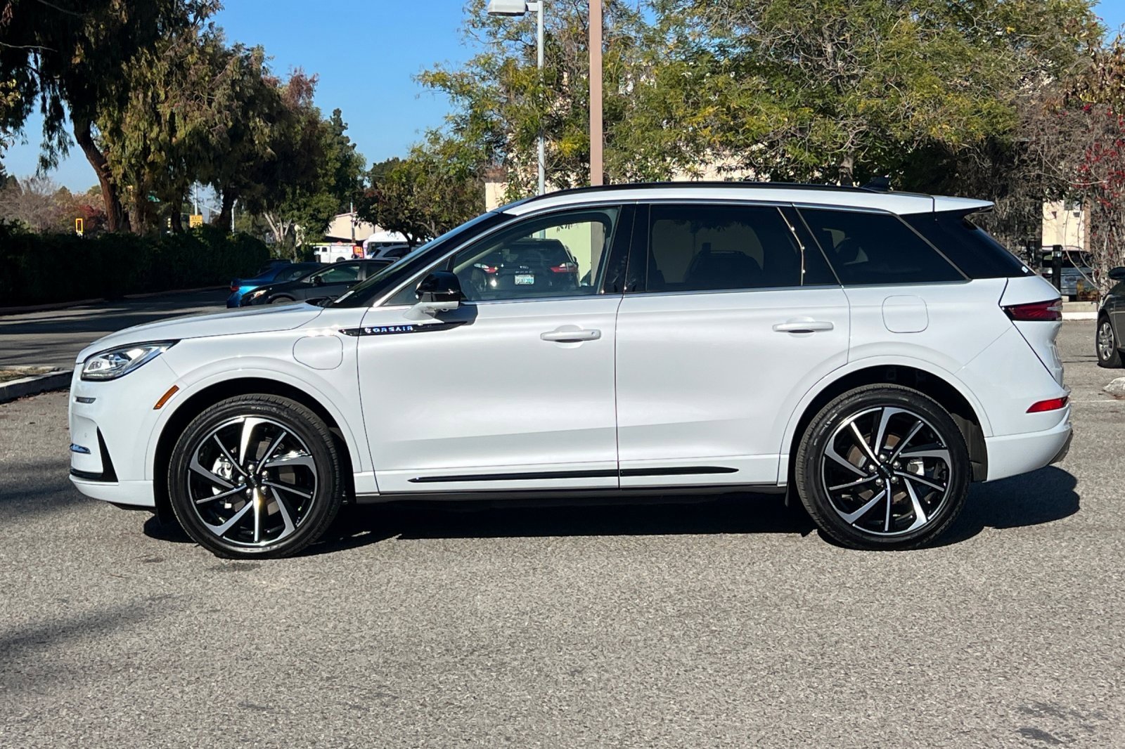 Certified 2025 Lincoln Corsair Grand Touring w/ Equipment Group 301A image 7