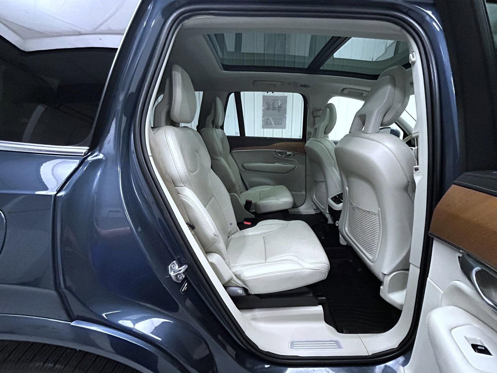 Used 2020 Volvo XC90 T6 Inscription w/ Protection Package Premier AWD/4WD image 18