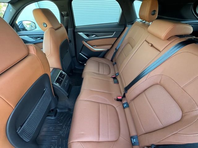Used 2023 Jaguar F-PACE R-Dynamic S image 29