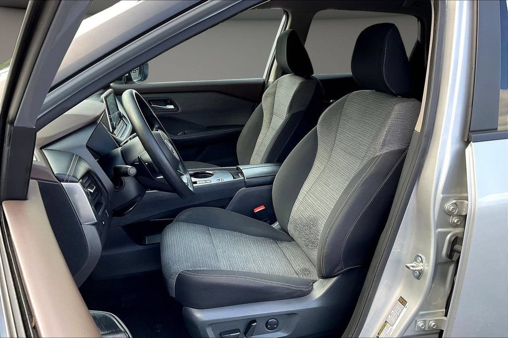 Used 2023 Nissan Rogue SV FWD image 24