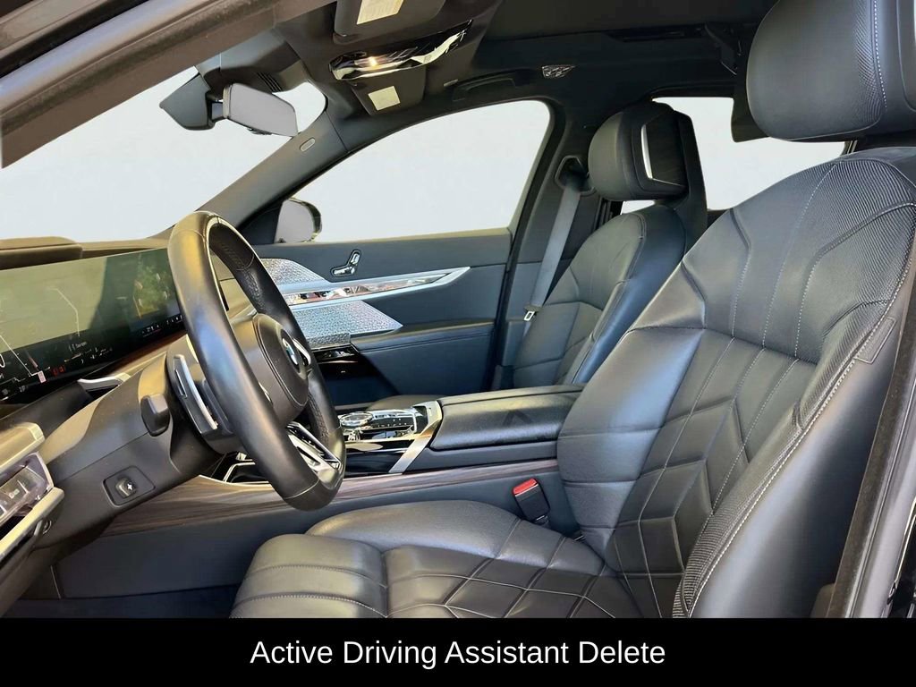 Used 2023 BMW 760i xDrive image 17