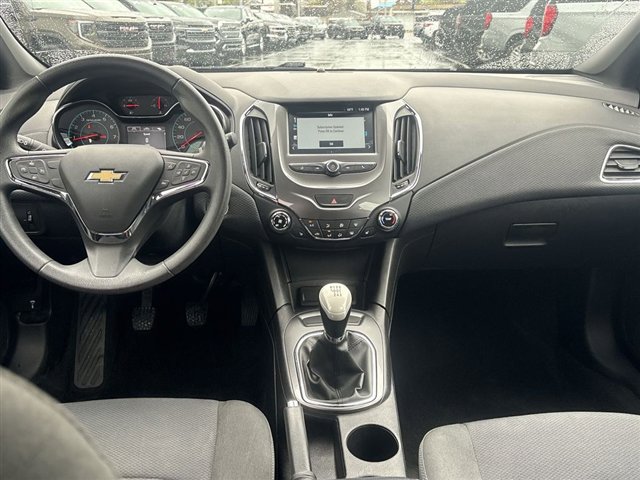 Certified 2018 Chevrolet Cruze LT w/ Convenience Package FWD image 19