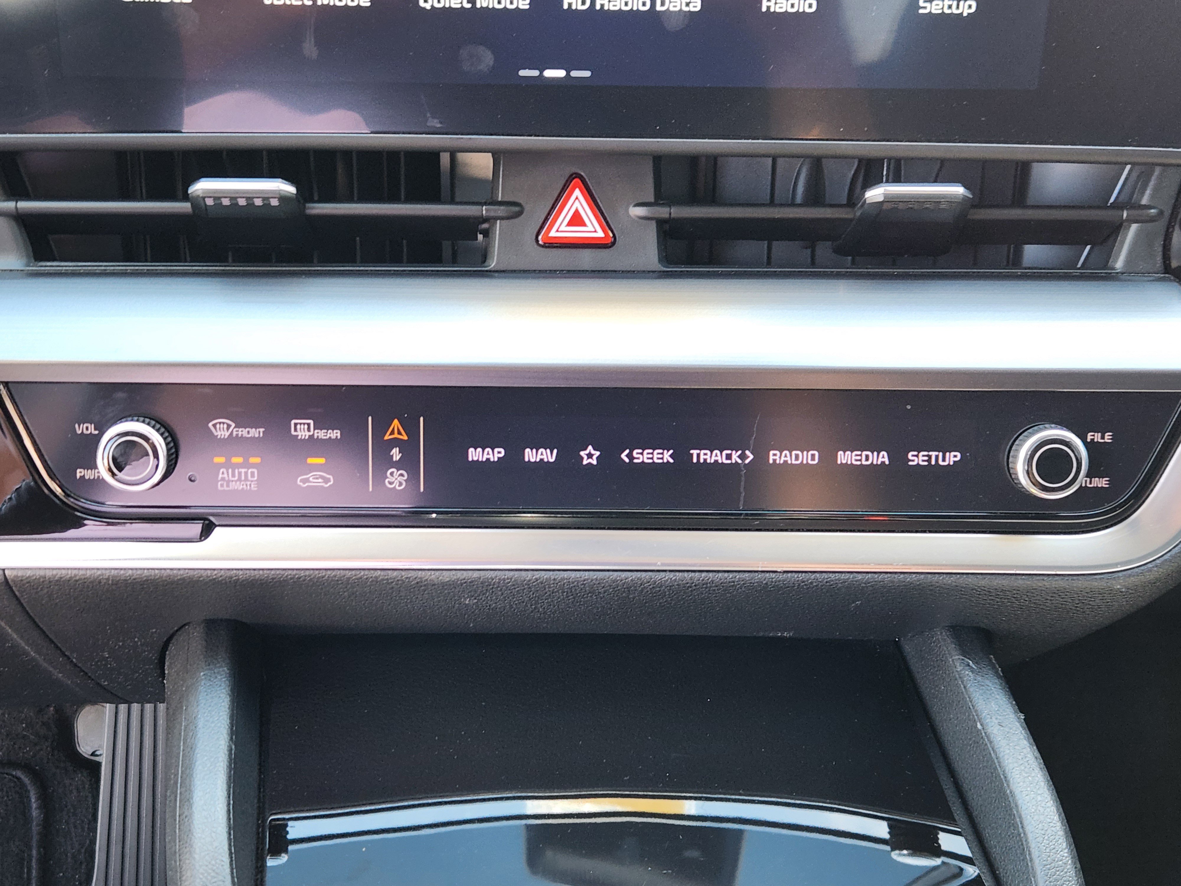 Used 2023 Kia Sportage EX AWD/4WD image 23
