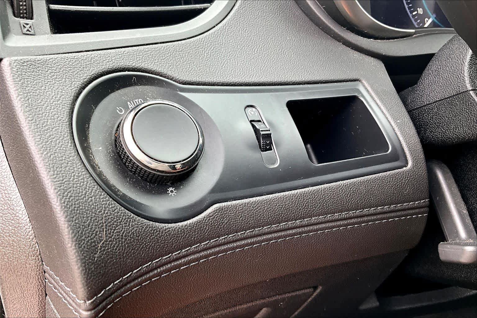 Used 2015 Buick LaCrosse Leather FWD image 33