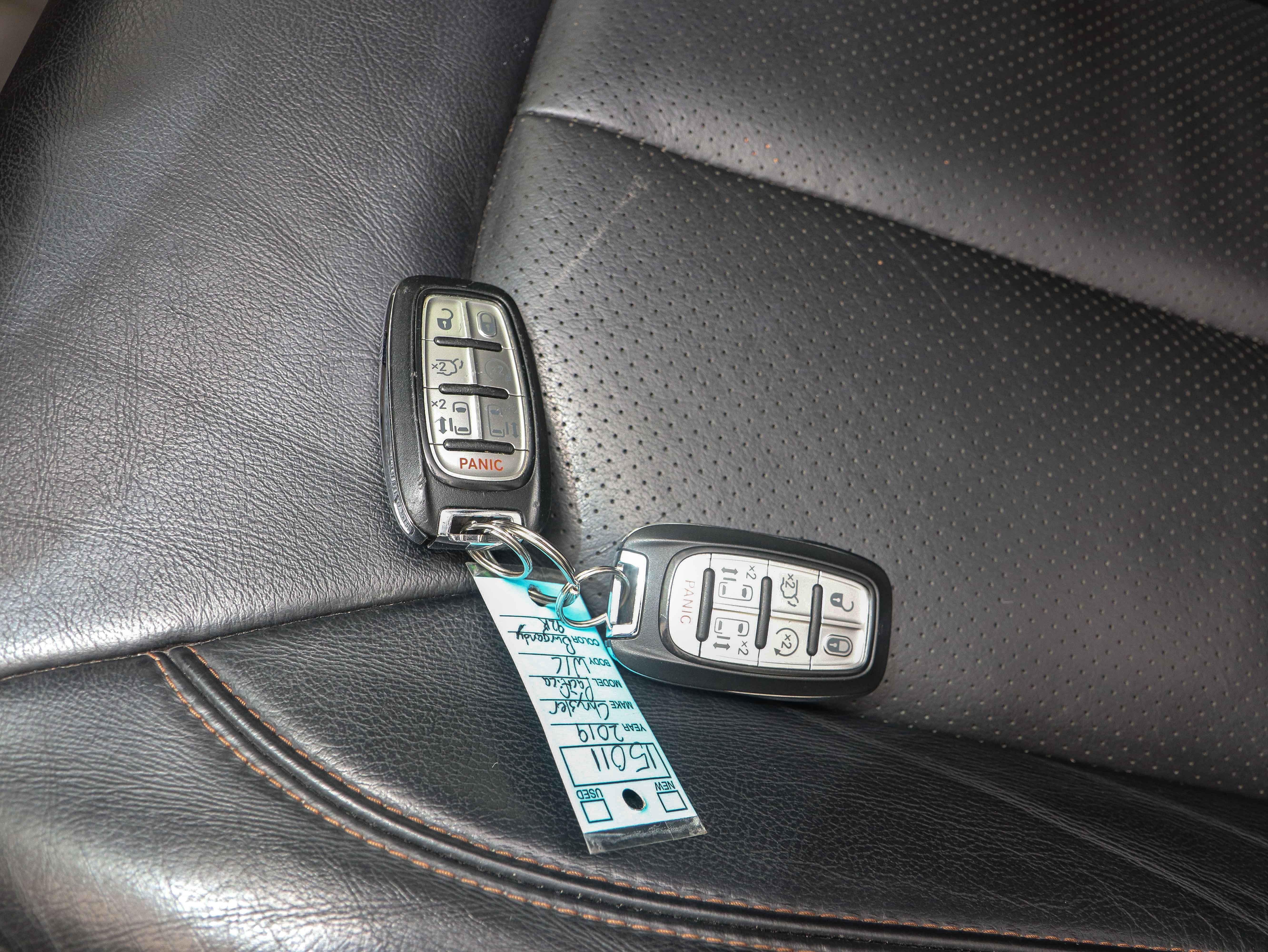 Used 2019 Chrysler Pacifica Touring-L image 31