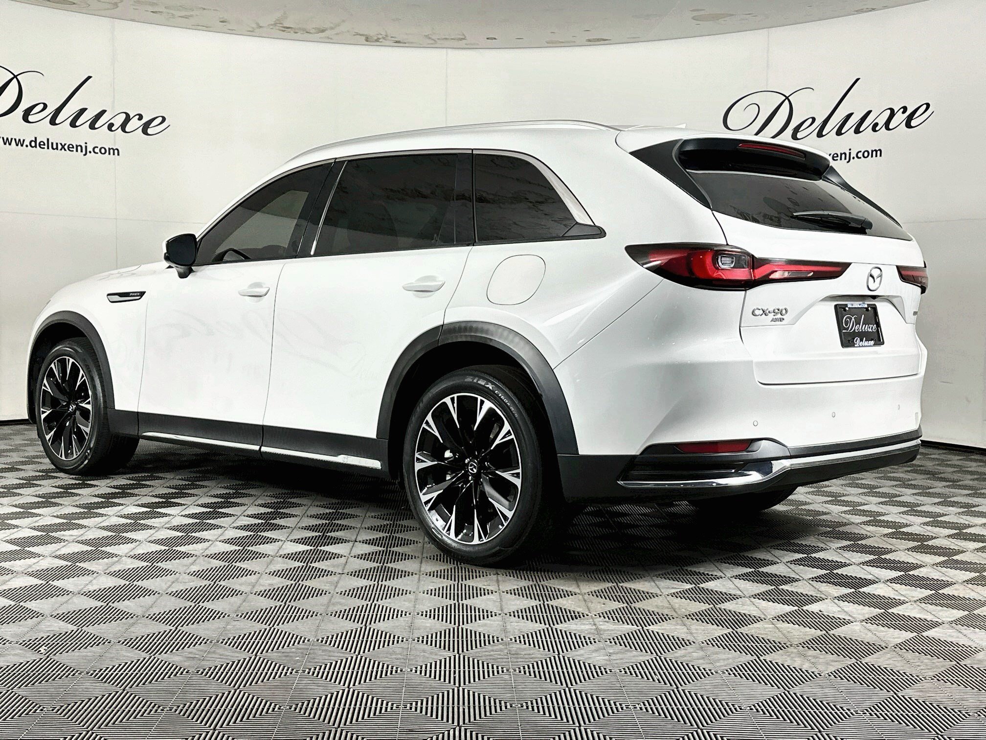 Used 2024 MAZDA CX-90 Plug-In Hybrid w/ Premium Pkg AWD/4WD image 4