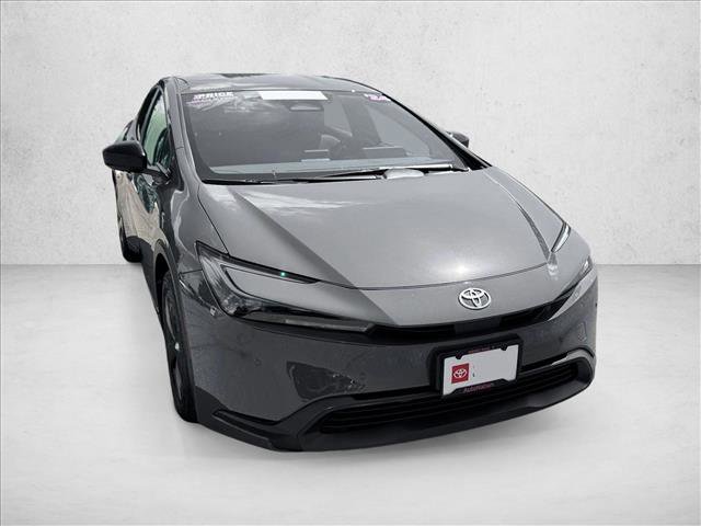 Used 2024 Toyota Prius LE FWD video 3